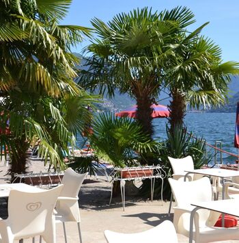 Il Beach Bar di Lido Villa Olmo sul Lago di Como 1